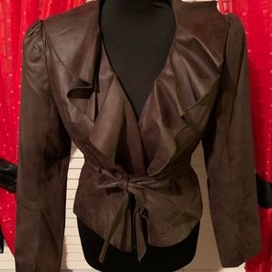 Brown worthington ruffle neck blazer with belt